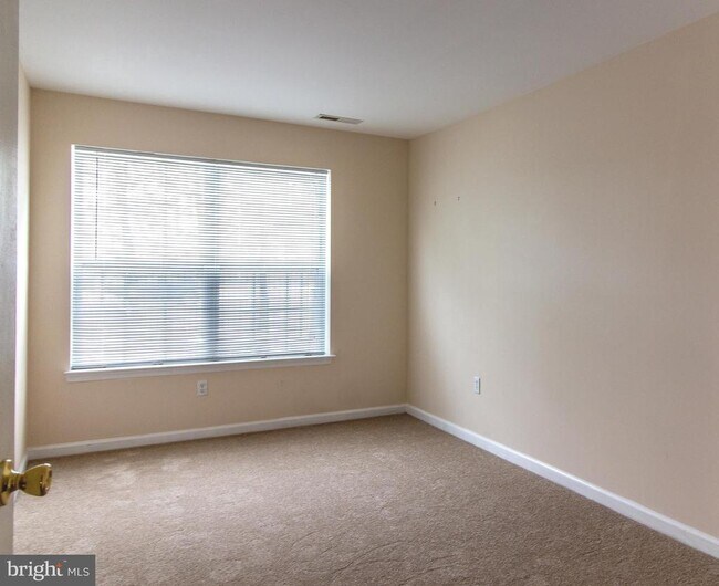 Foto del edificio - 9228 Blue Grass Rd