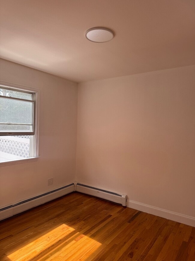 Foto del edificio - 66 Whitman Ave