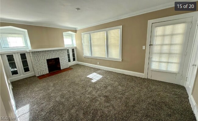 Building Photo - 825 Helmsdale Rd