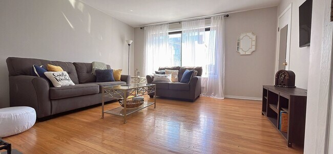 Foto del edificio - 308 W 27th St