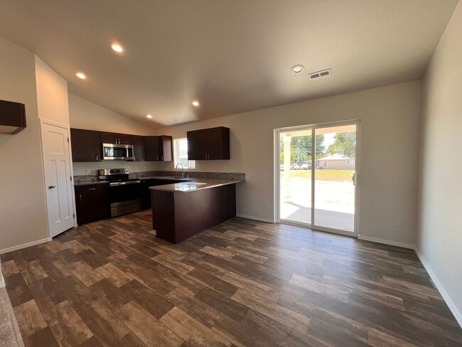 Building Photo - Newer Construction Home For Rent!