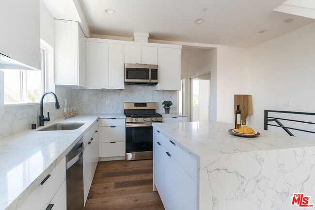 Foto del edificio - 4507 W 18th St