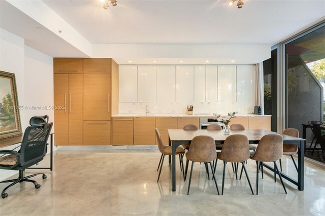 Foto del edificio - 250 NW 24th St