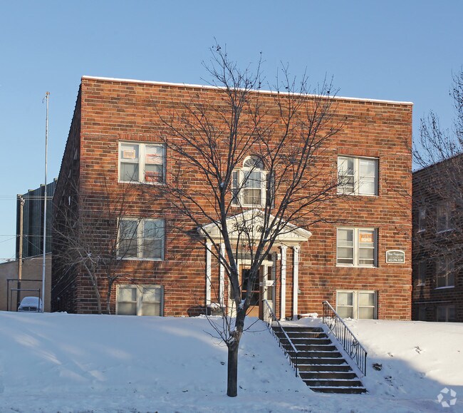 Building Photo - 1319 Grand Ave