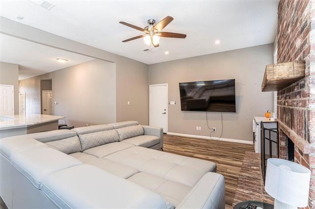 Foto del edificio - 8409 Lake Bend Dr