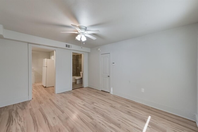 1908 Grainger St, Fort Worth, TX 76110 - Room for Rent in Fort Worth ...