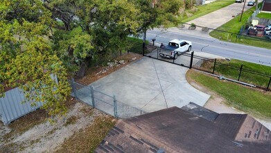 Building Photo - 6951 Windfern Rd