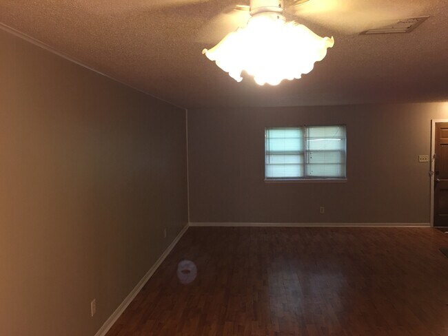 Foto del edificio - Town Home