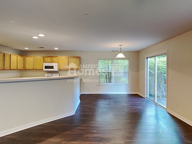 Building Photo - 112 Parkmont Court