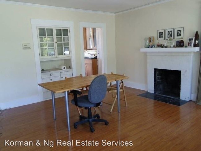 Building Photo - 2 br, 1.5 bath House - 721 Adams St.