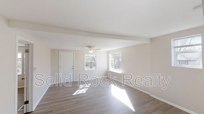 Photo - 2419 E Monument St Apartment