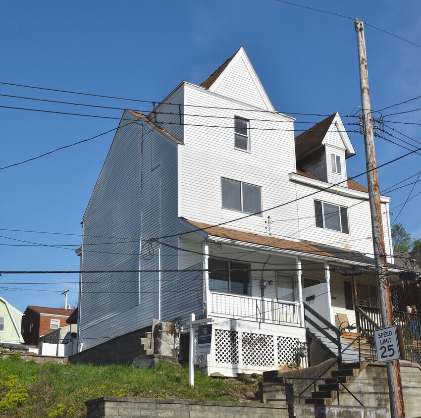 Foto principal - 4229 Haldane St