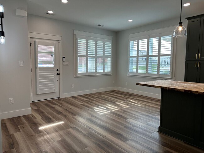Foto del edificio - NEW CONSTRUCTION: Modern 2BD/2.5BA Smart Home in Maryville!