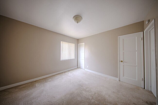 Foto del edificio - 1887 Locust Ave