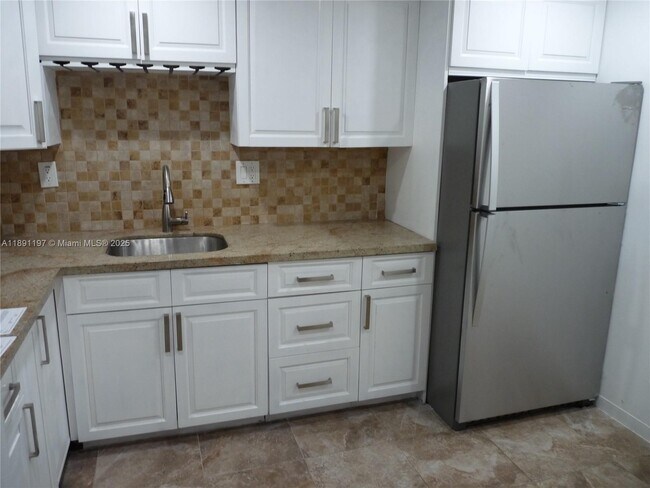 Foto del edificio - 14601 N Kendall Dr
