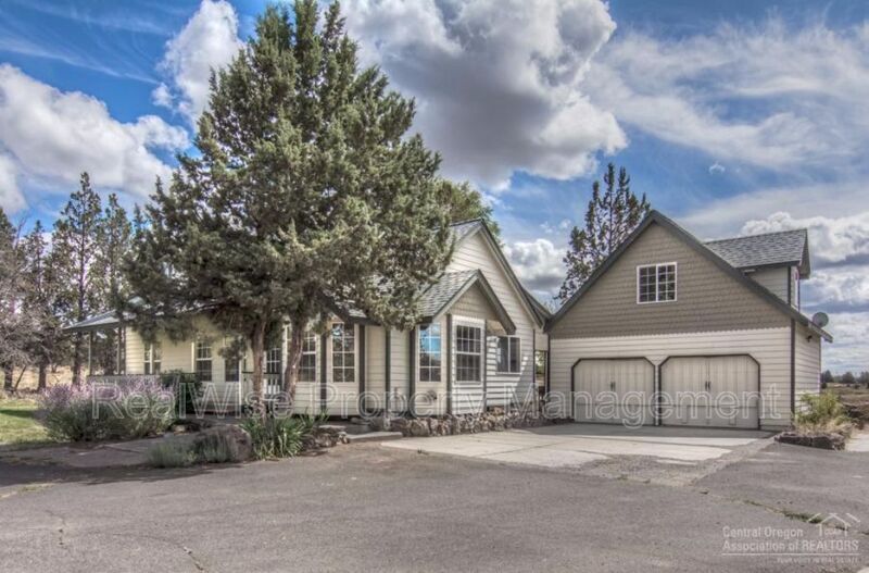 Primary Photo - 4900 SW Wickiup Ave