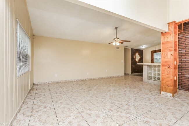 Foto del edificio - 3 br, 2 bath House - 5180 LAKE NINA DR