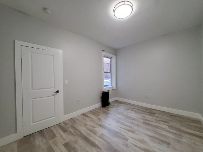 Building Photo - 58 Van Reypen St