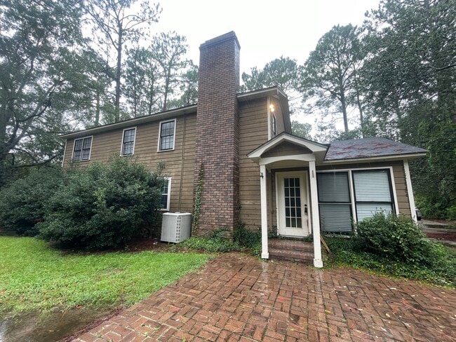 Building Photo - 214 Oakleaf Dr