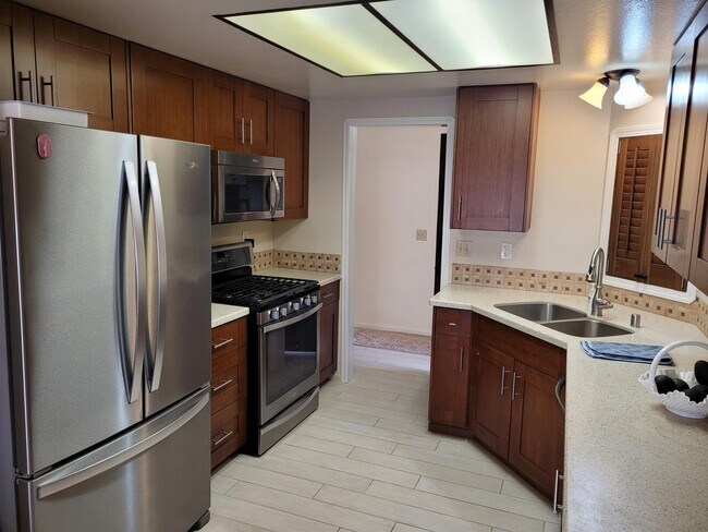 Building Photo - 892 Vista Del Arroyo
