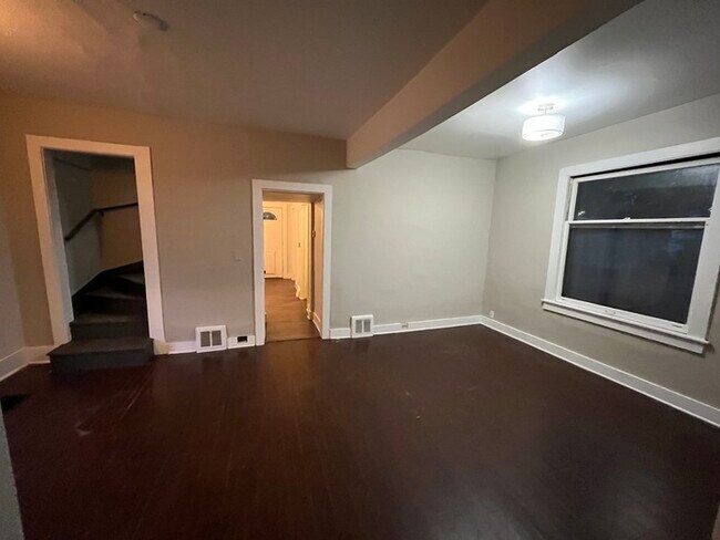 Foto del edificio - Large 2 Bed 2 Bath Home in Eastown For-Rent
