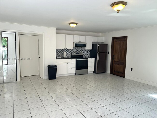 Building Photo - 262 NE 96th St