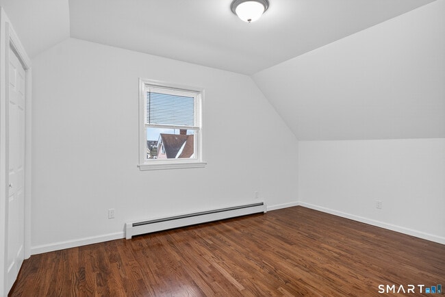 Building Photo - 144 Cottage St