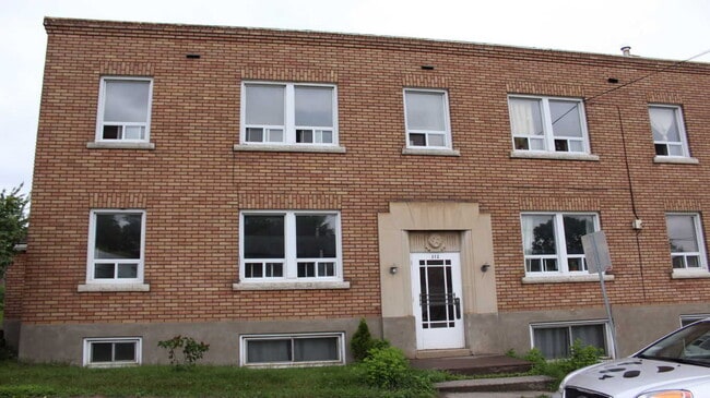 Building Photo - 312-312 McIntyre St