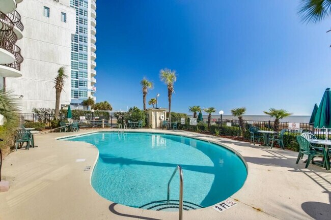 Foto del edificio - 2500 N Ocean Blvd