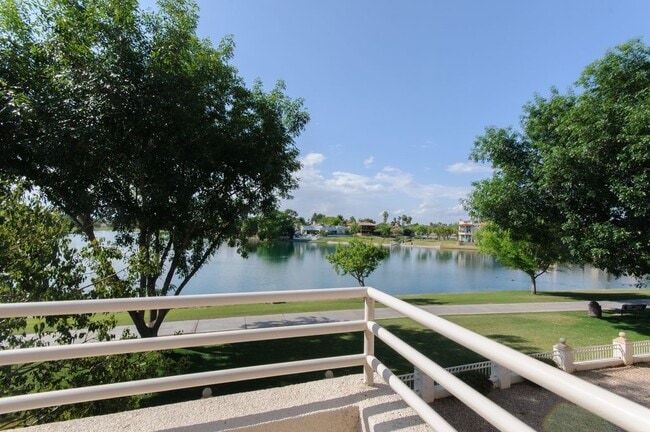 Foto del edificio - 8270 N Hayden Rd