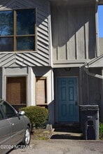 Building Photo - 115 Mallard Cove