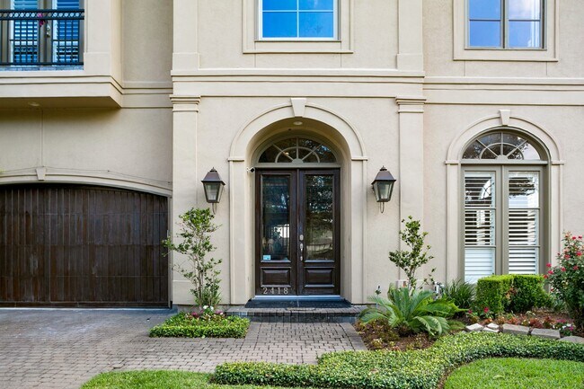 Building Photo - 2418 S Mystic Meadow