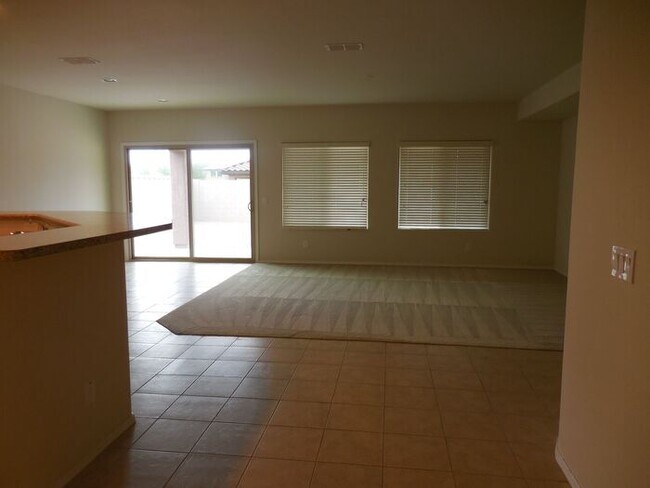Foto del edificio - Newer Neighborhood near Lake Pleasant