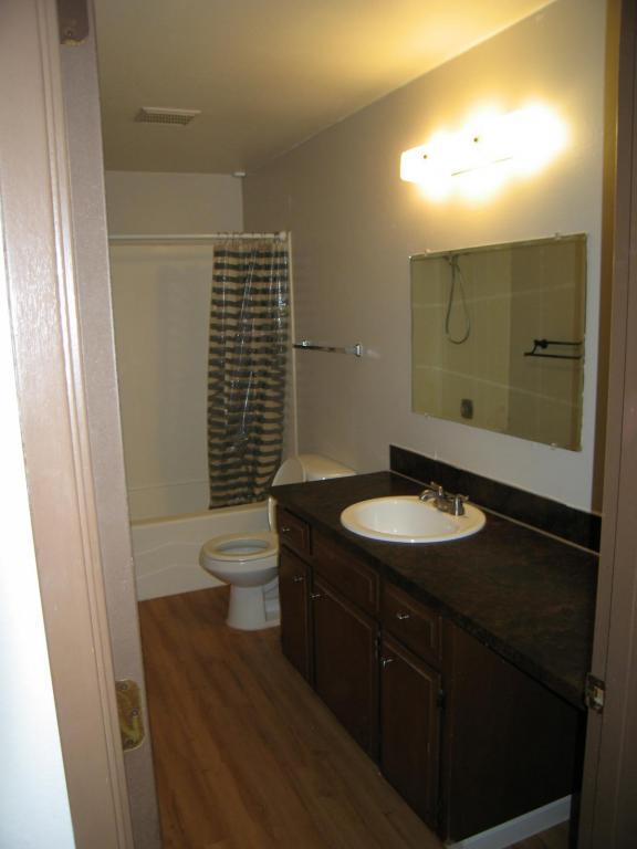 Foto del edificio - 4619 Polaris St NE ;  Apt B.