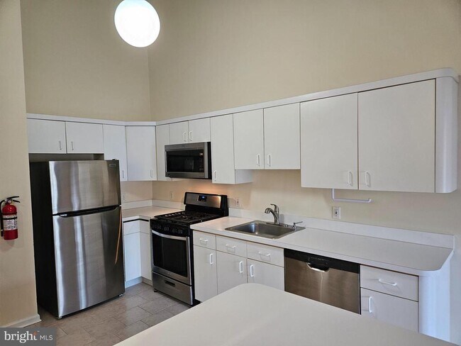 Foto del edificio - 409 Talon Ct