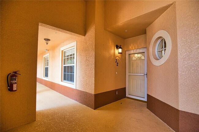 Foto del edificio - 150 L Pavia Blvd