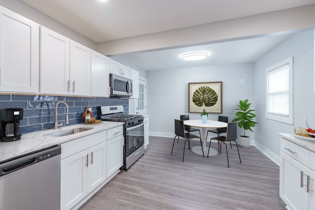 Building Photo - West Gate Townhomes