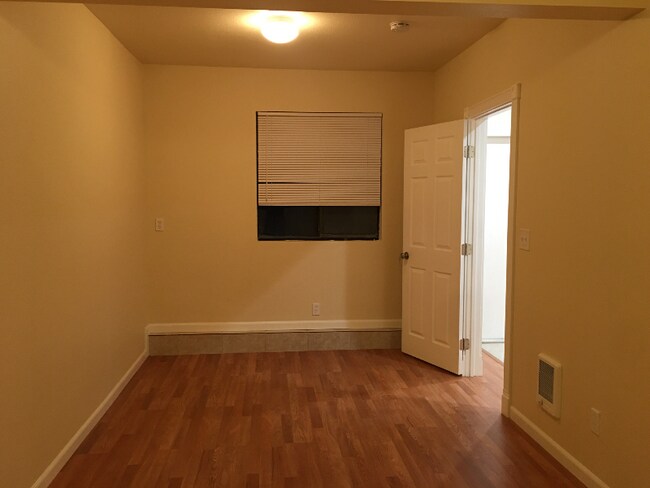 Foto del edificio - 16840 Bell Ave