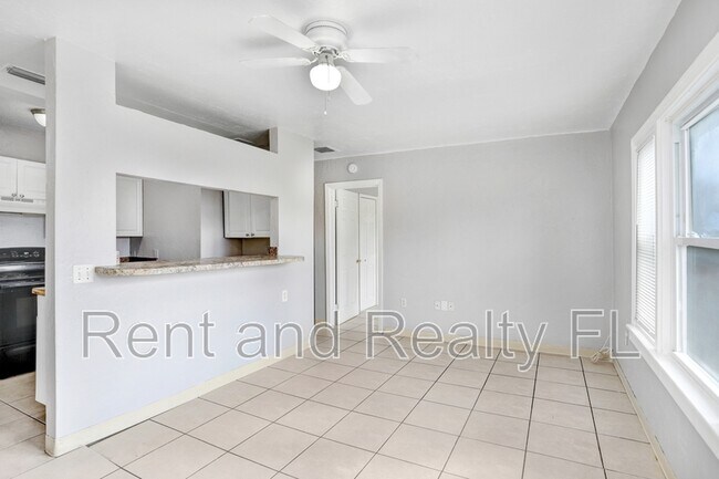 Foto del edificio - 827 Paris Ave S