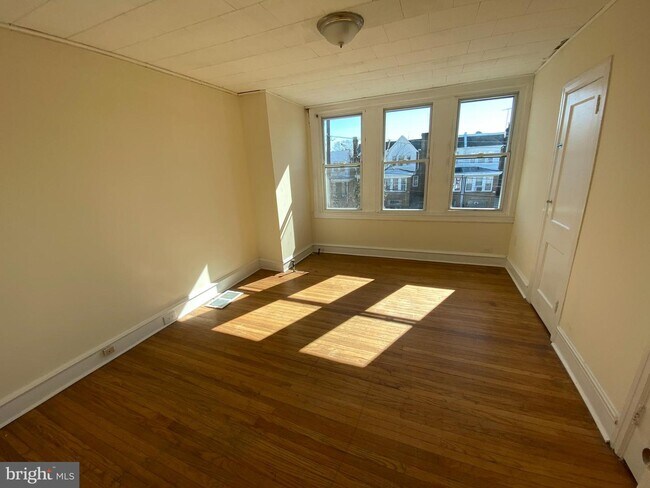 Building Photo - 1849 S 65th St