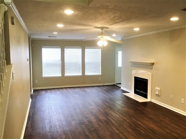 Foto del edificio - 2811 Copra Ln