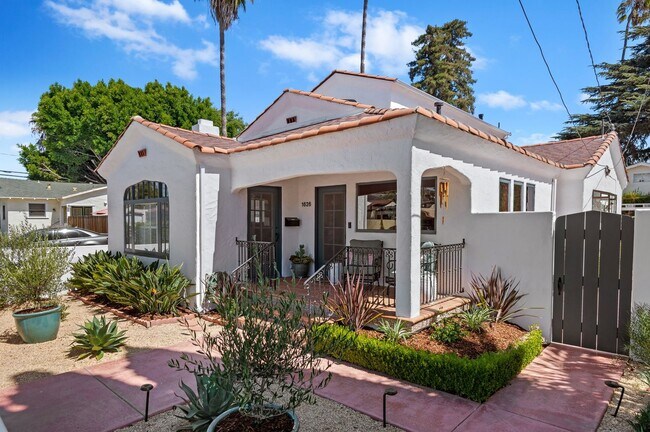 Building Photo - Spanish designed home with many amenities