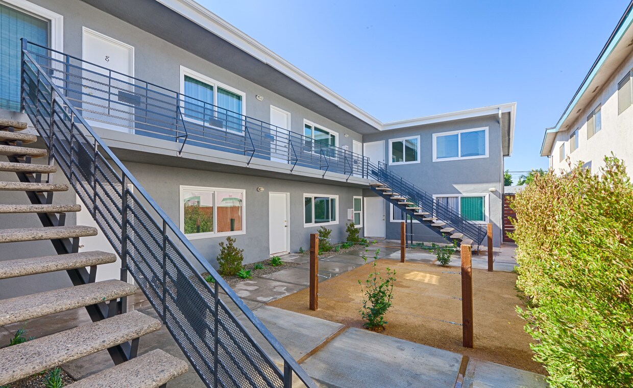 Foto principal - 2320 E 6th St