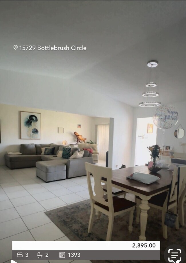 Foto del edificio - 15729 Bottlebrush Cir