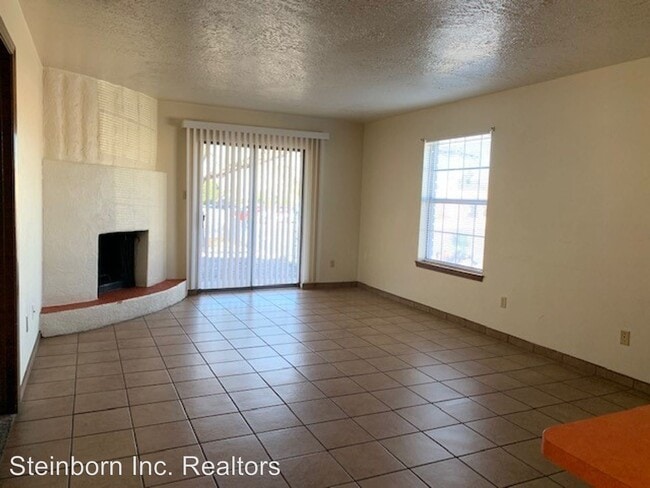Building Photo - 2900 Los Amigos Ct