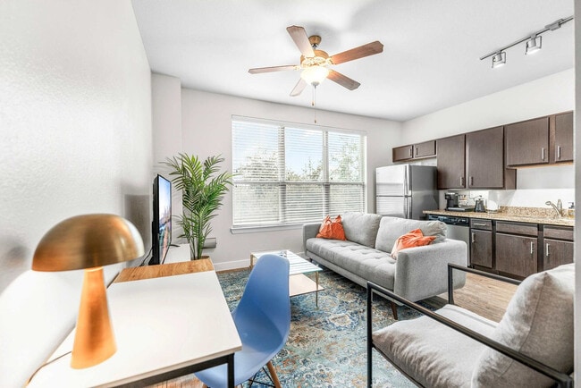 Foto del edificio - 501 E Oltorf St