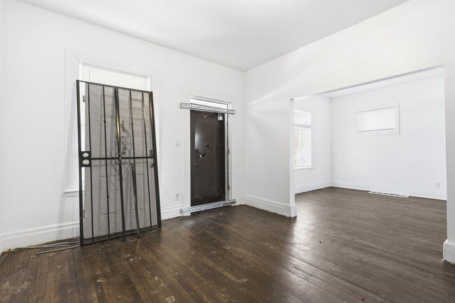 Building Photo - 550 Mt Vernon St