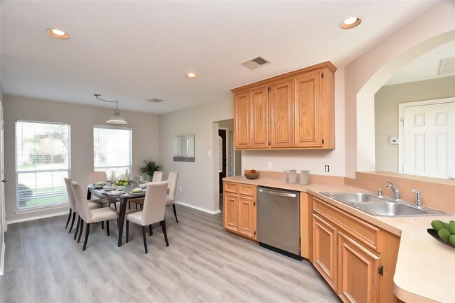 Building Photo - 3935 Carters Lake Dr
