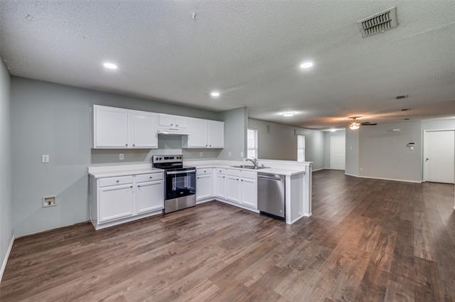 Foto del edificio - 8405 Seven Oaks Ln