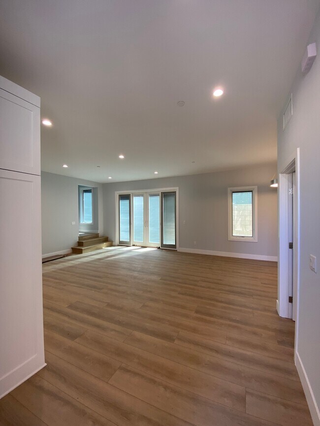 Building Photo - 817 Orange Grove Plz